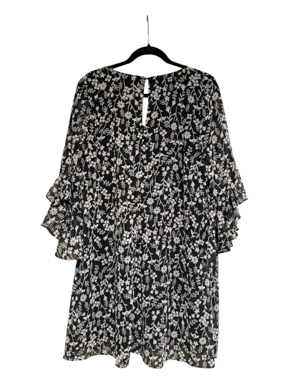 Calvin Klein #bellsleeve wedding